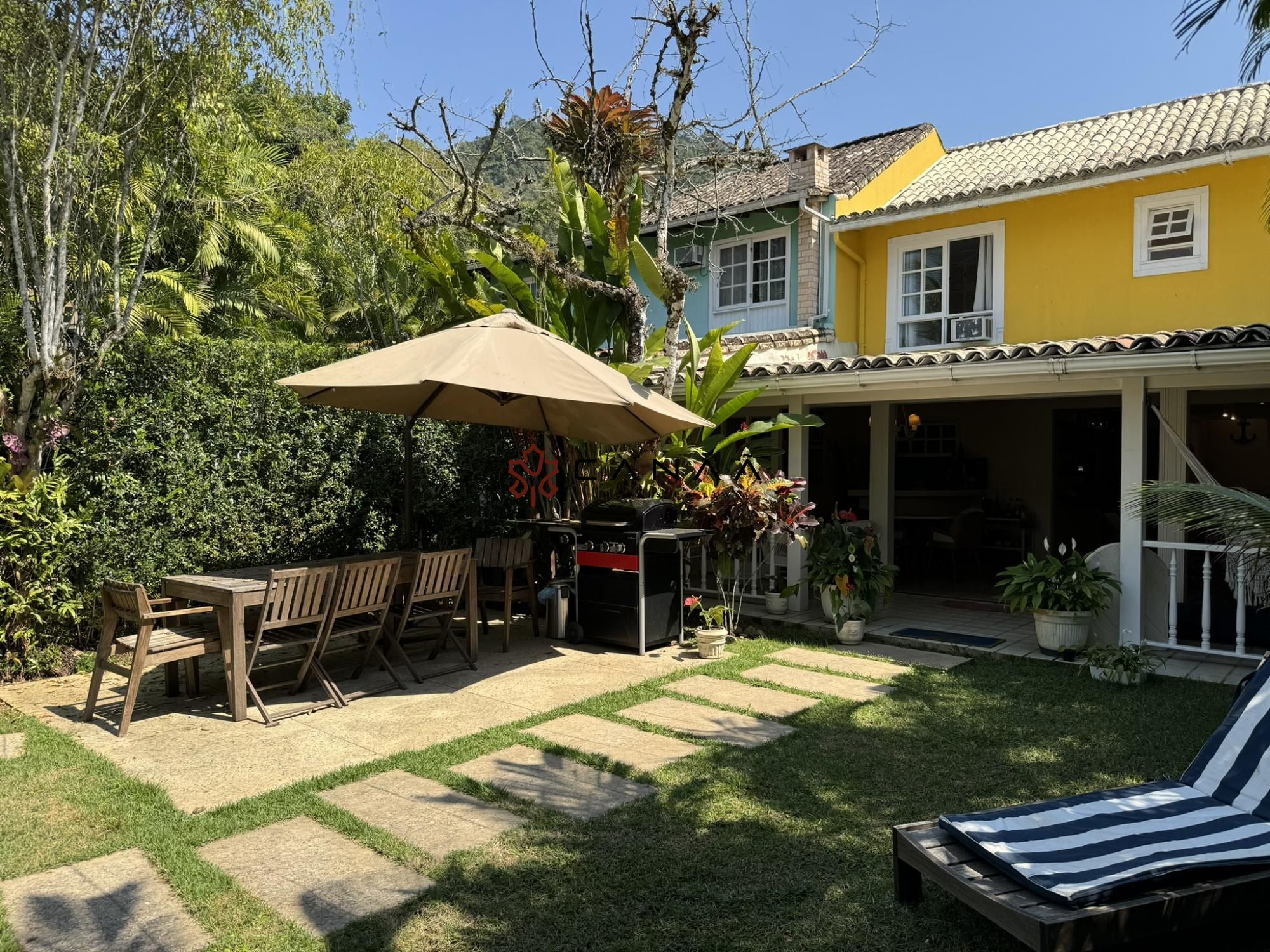 Casa de Condomínio para alugar com 4 quartos, 250m² - Foto 10