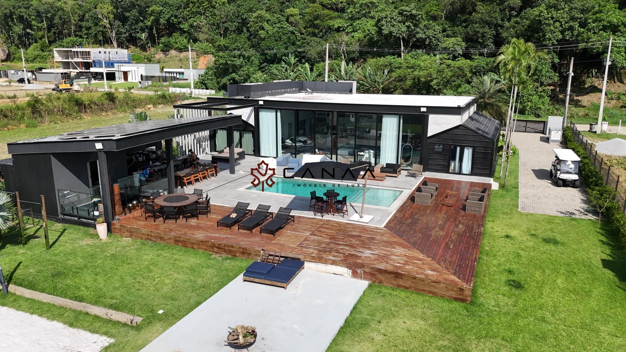 Casa de Condomínio à venda com 5 quartos, 370m² - Foto 1