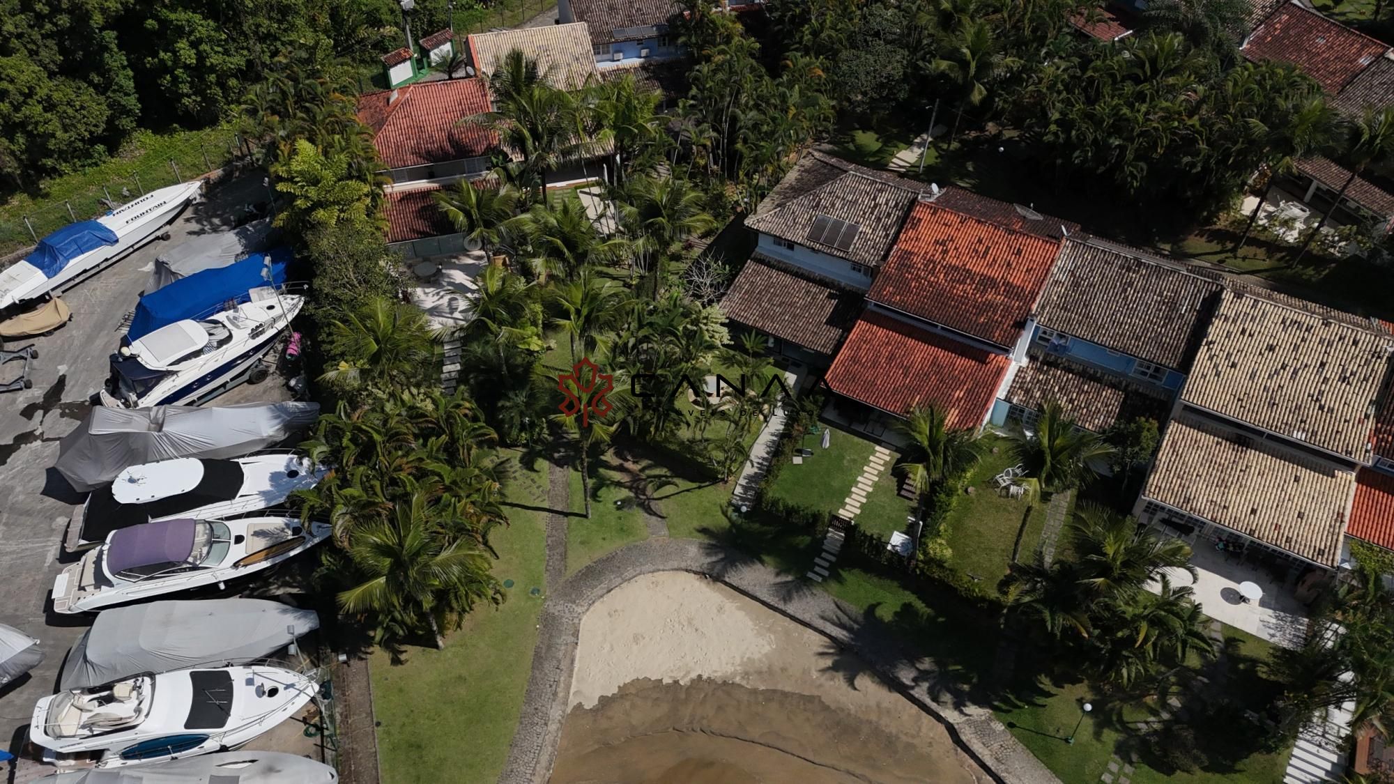 Casa de Condomínio à venda com 5 quartos, 300m² - Foto 4