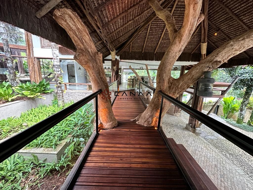 Casa de Condomínio à venda com 8 quartos, 2000m² - Foto 1