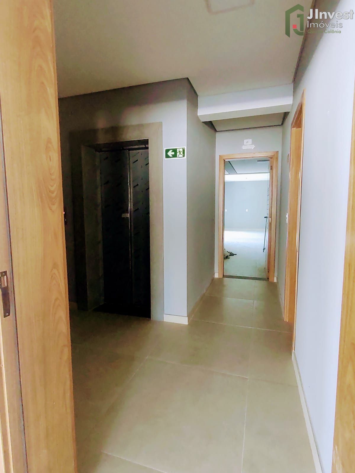 Apartamento à venda com 2 quartos, 68m² - Foto 3