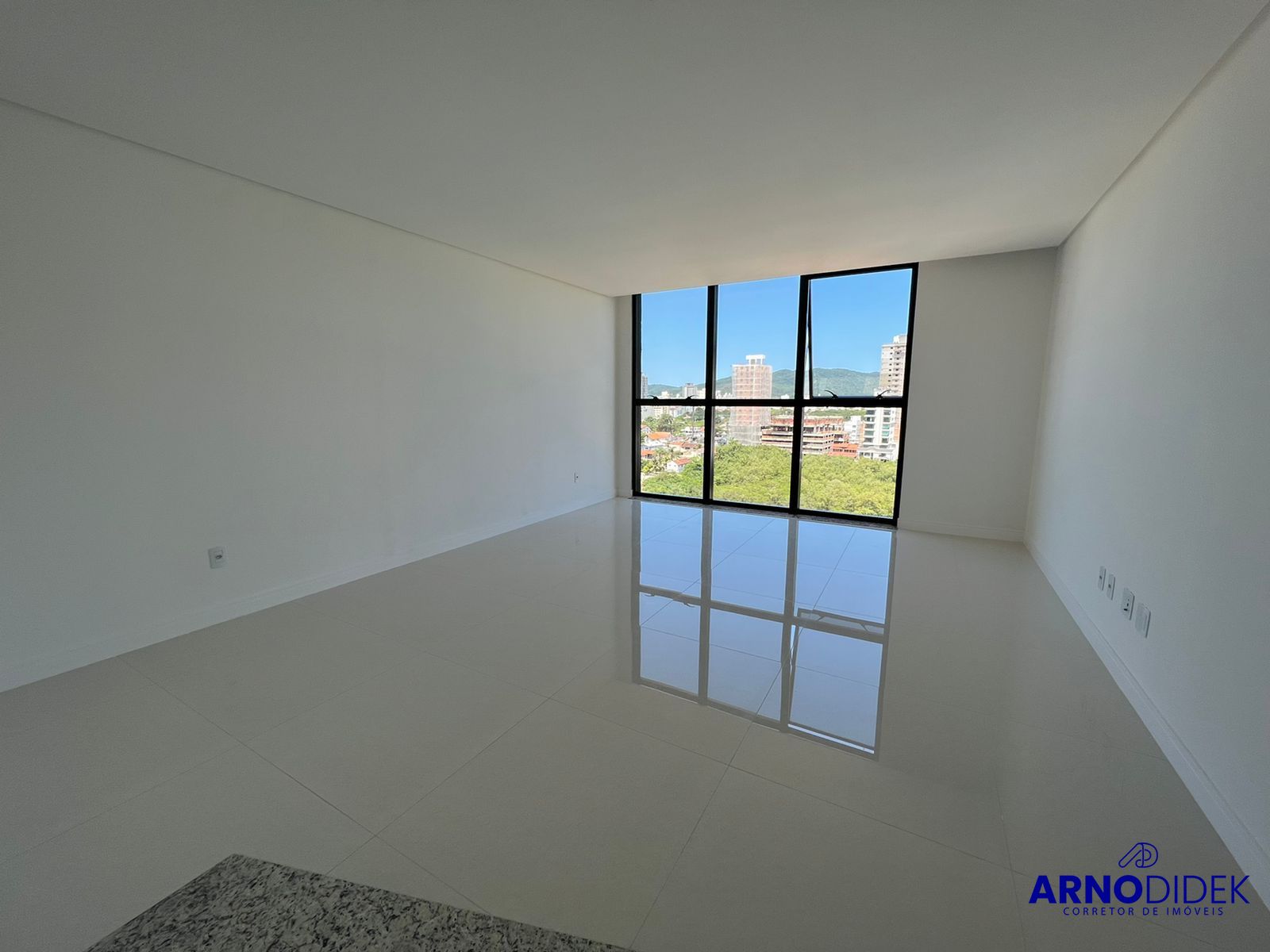 Apartamento à venda com 4 quartos, 200m² - Foto 8