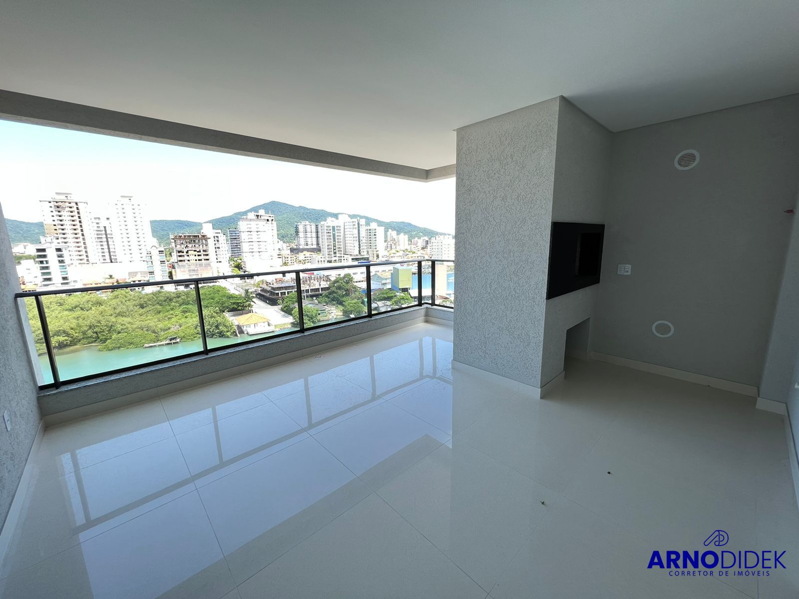 Apartamento à venda com 4 quartos, 200m² - Foto 9