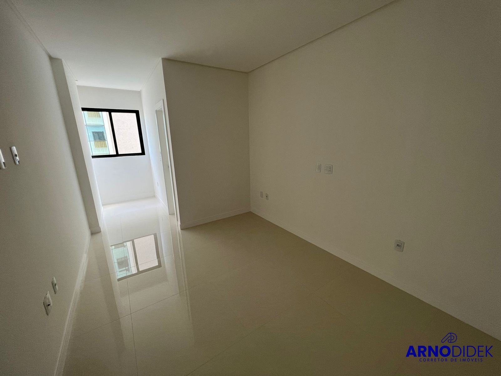 Apartamento à venda com 4 quartos, 200m² - Foto 12