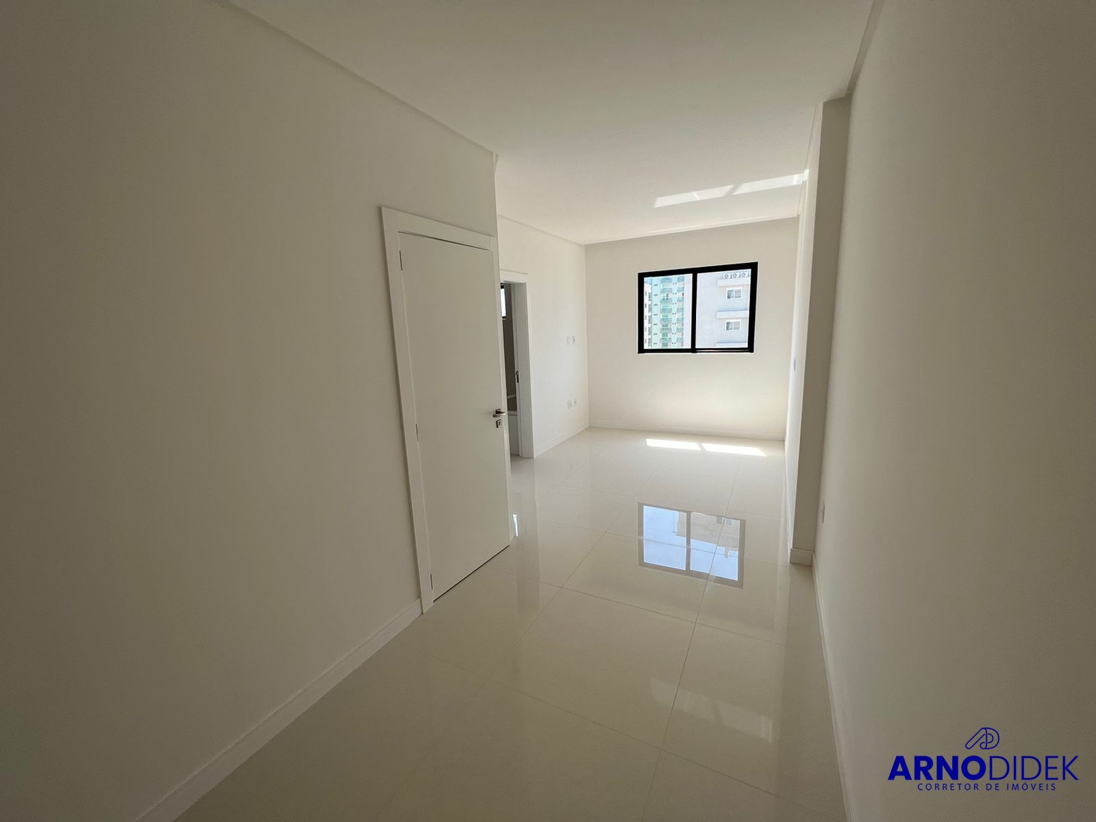 Apartamento à venda com 4 quartos, 200m² - Foto 18