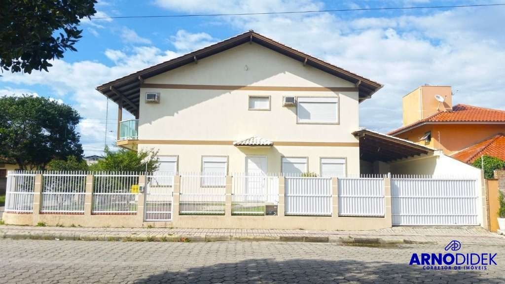 Casa à venda com 4 quartos, 250m² - Foto 3