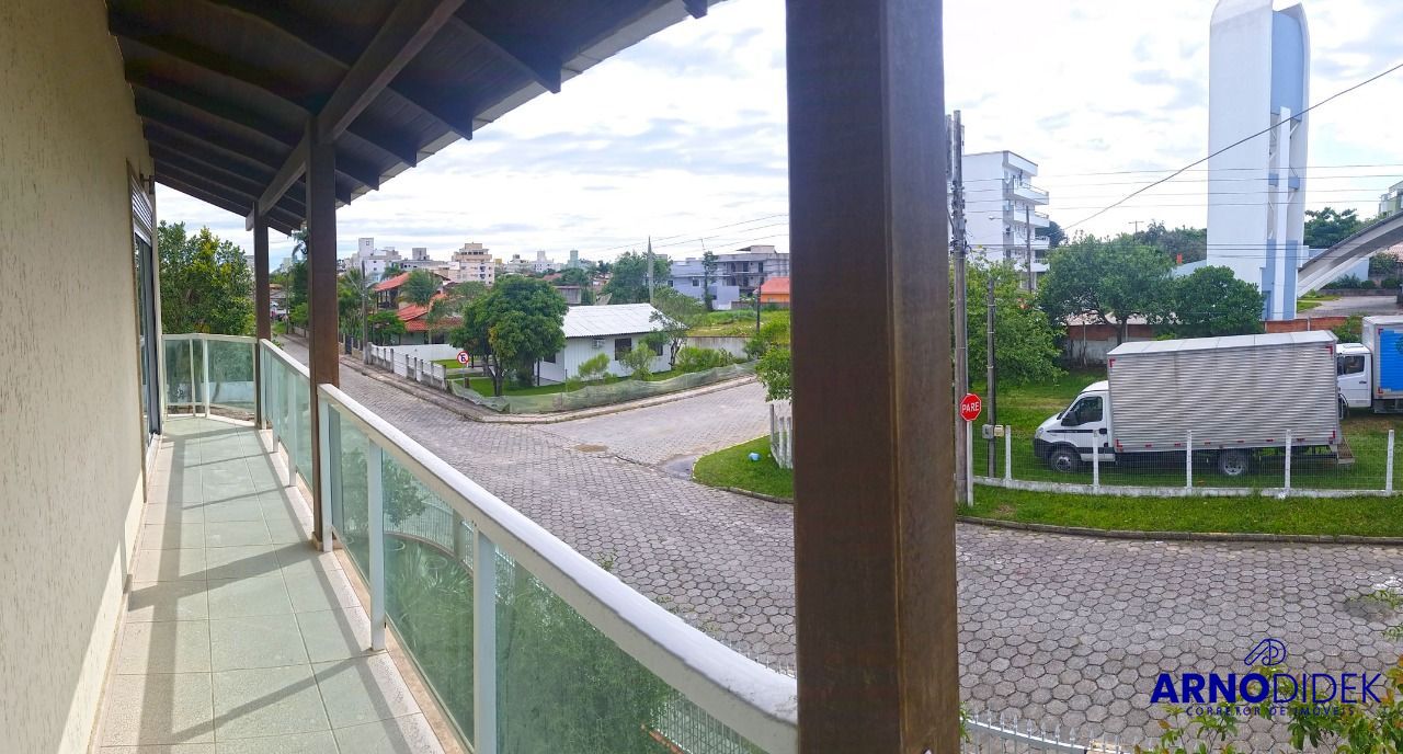 Casa, 4 quartos, 250 m² - Foto 9