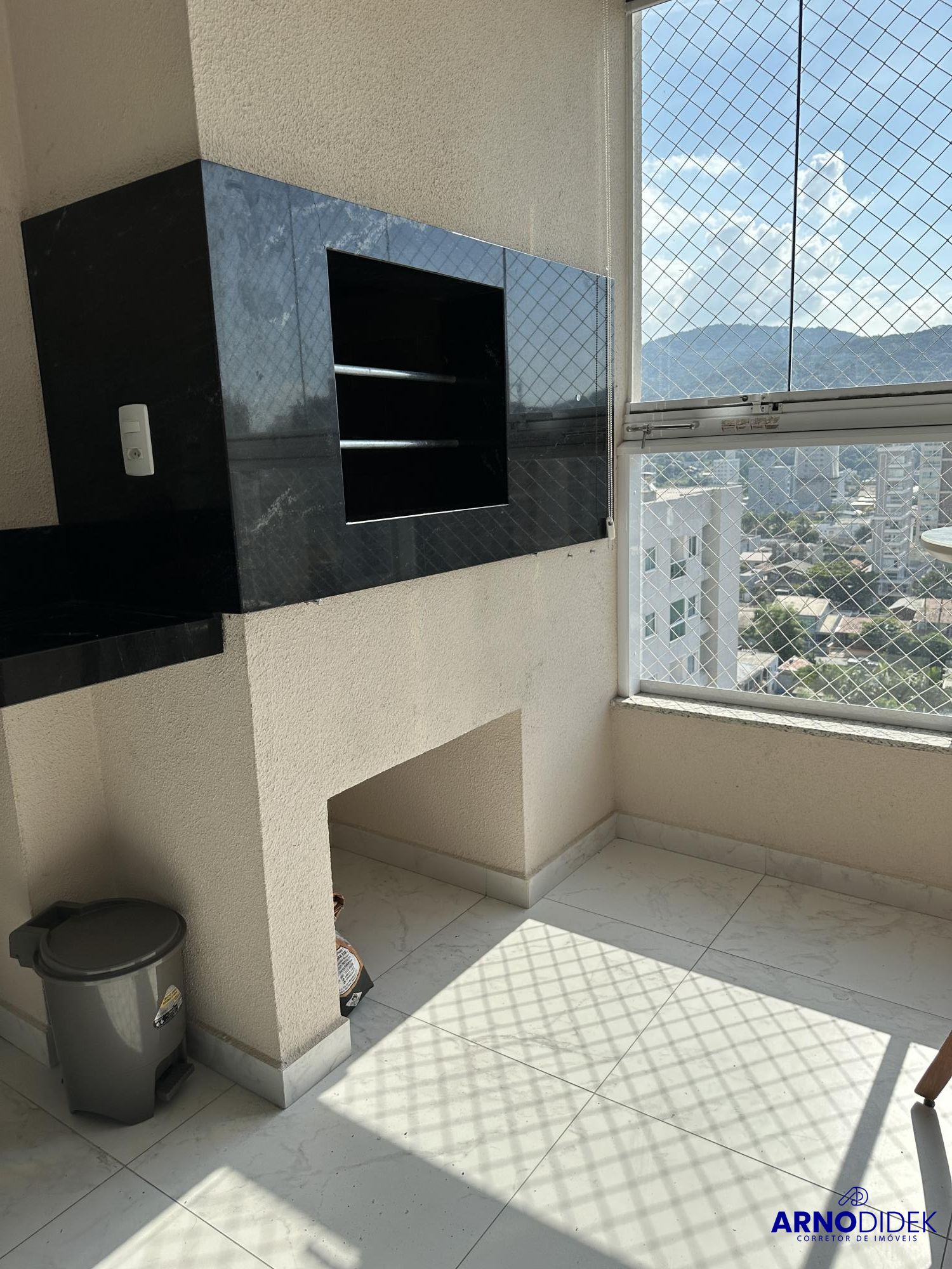 Apartamento à venda com 2 quartos, 69m² - Foto 3