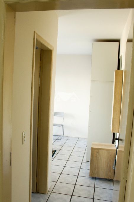 Apartamento à venda com 2 quartos, 70m² - Foto 2