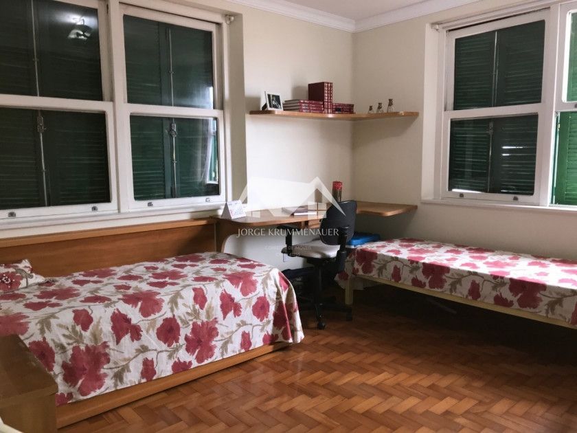 Apartamento à venda com 3 quartos, 140m² - Foto 8