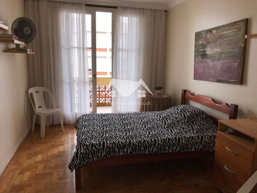 Apartamento à venda com 3 quartos, 140m² - Foto 5