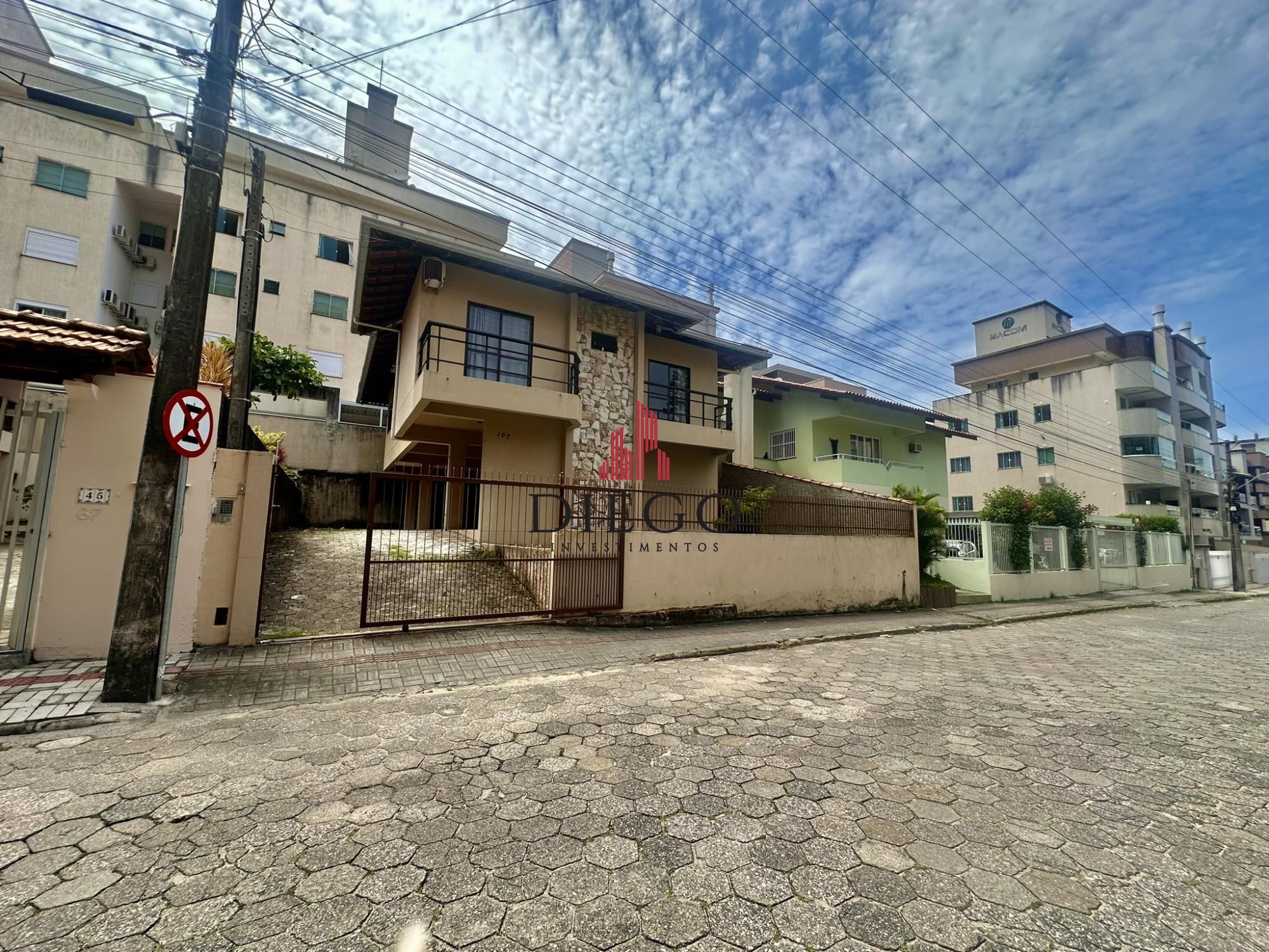 Casa  venda  no Bombas - Bombinhas, SC. Imveis
