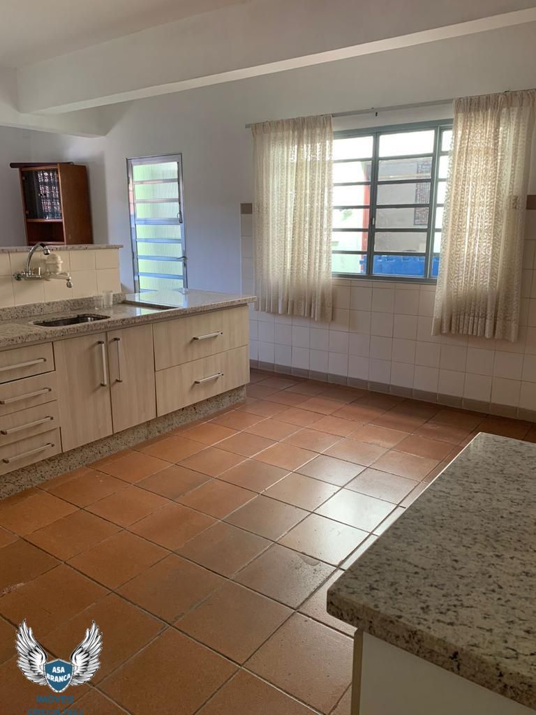 Casa à venda com 2 quartos, 384m² - Foto 17