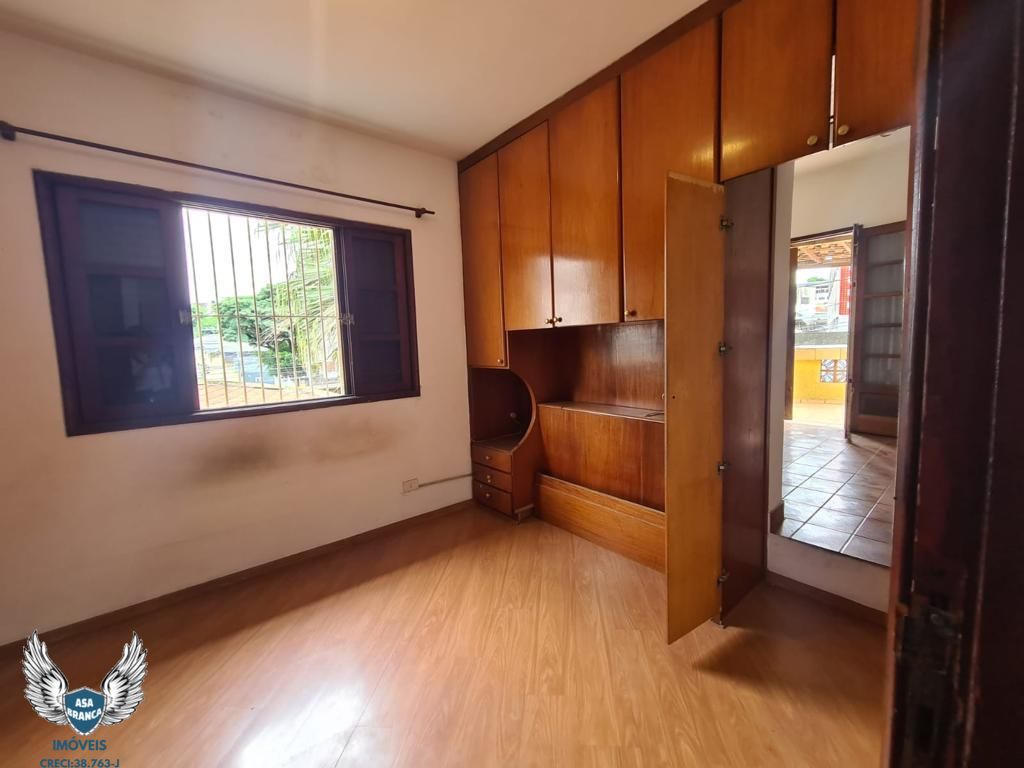 Casa à venda com 4 quartos, 244m² - Foto 20