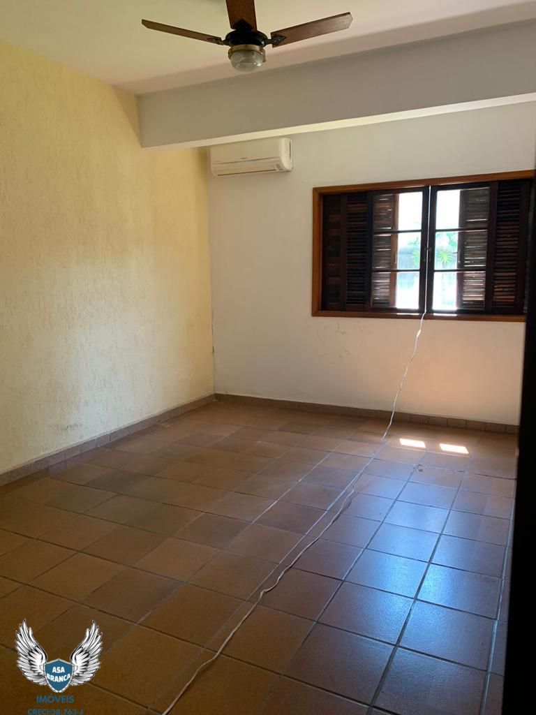 Casa à venda com 2 quartos, 384m² - Foto 13