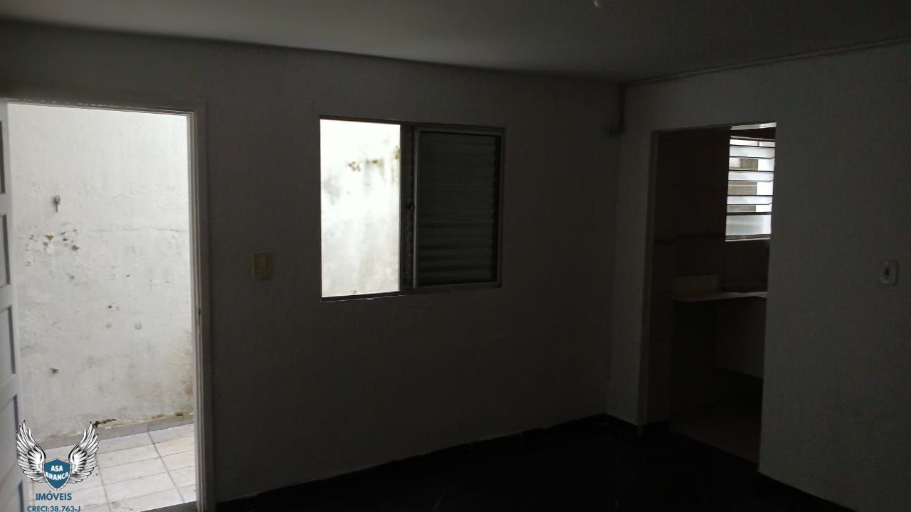 Casa para alugar com 1 quarto, 60m² - Foto 7