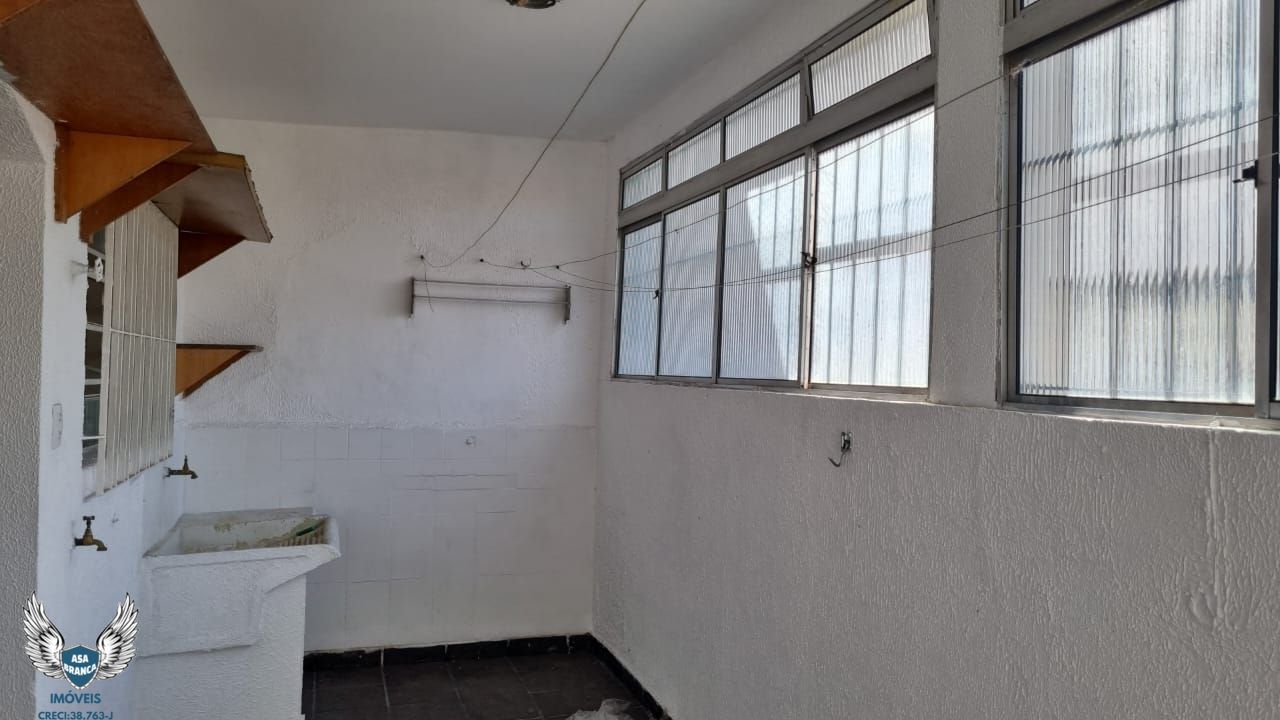 Casa para alugar com 3 quartos, 145m² - Foto 11