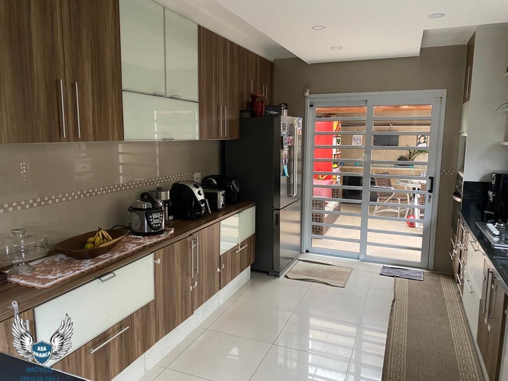 Sobrado à venda com 3 quartos, 240m² - Foto 14