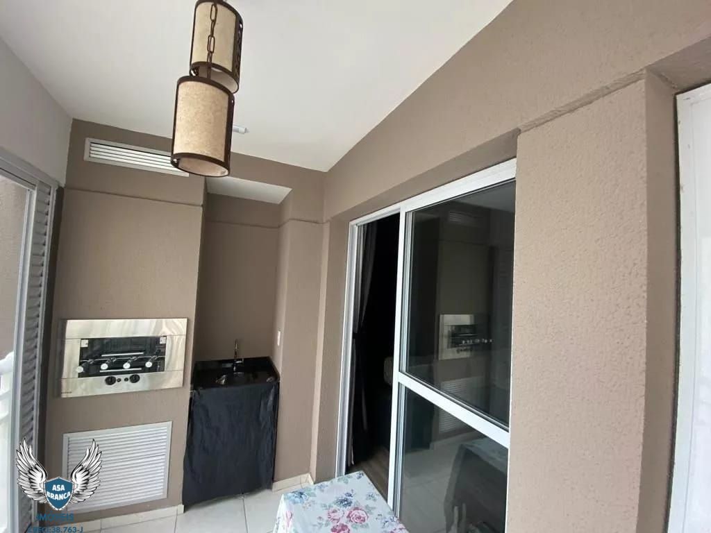 Apartamento à venda com 3 quartos, 128m² - Foto 2