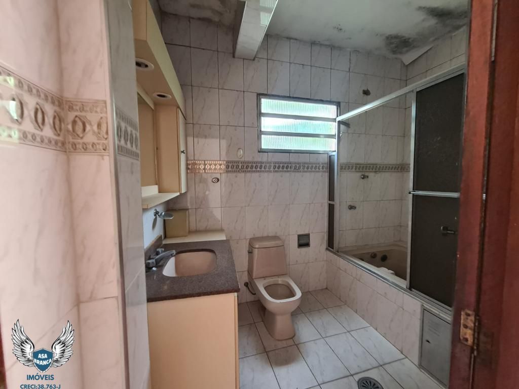 Casa à venda com 4 quartos, 244m² - Foto 18