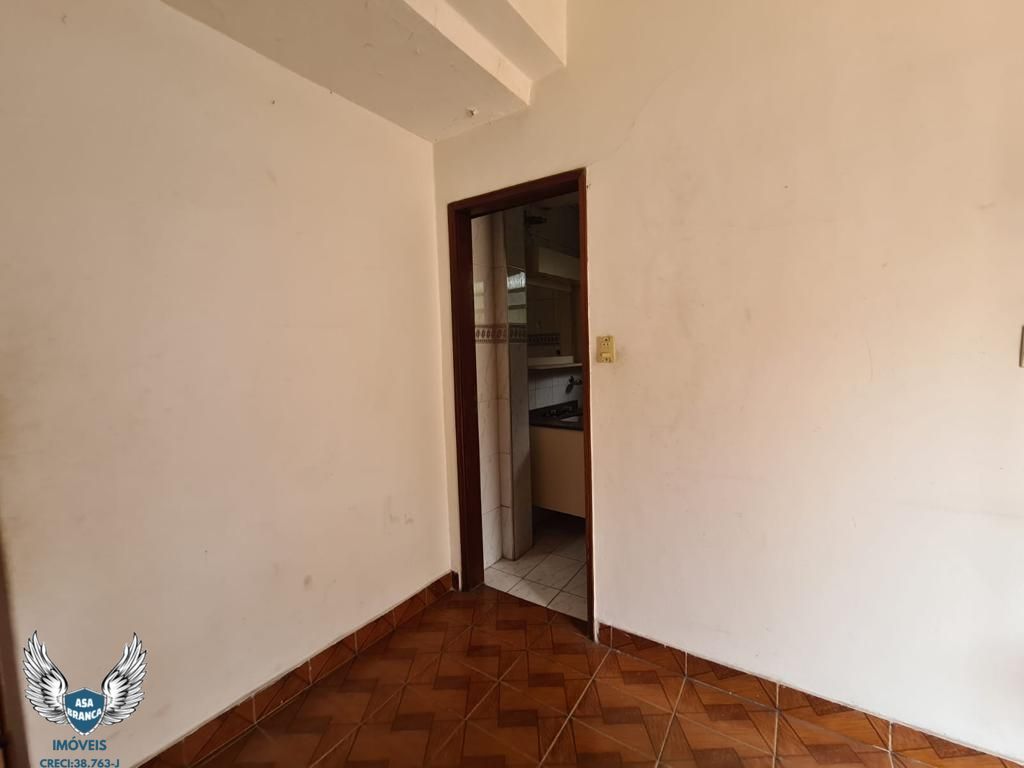 Casa à venda com 4 quartos, 244m² - Foto 21