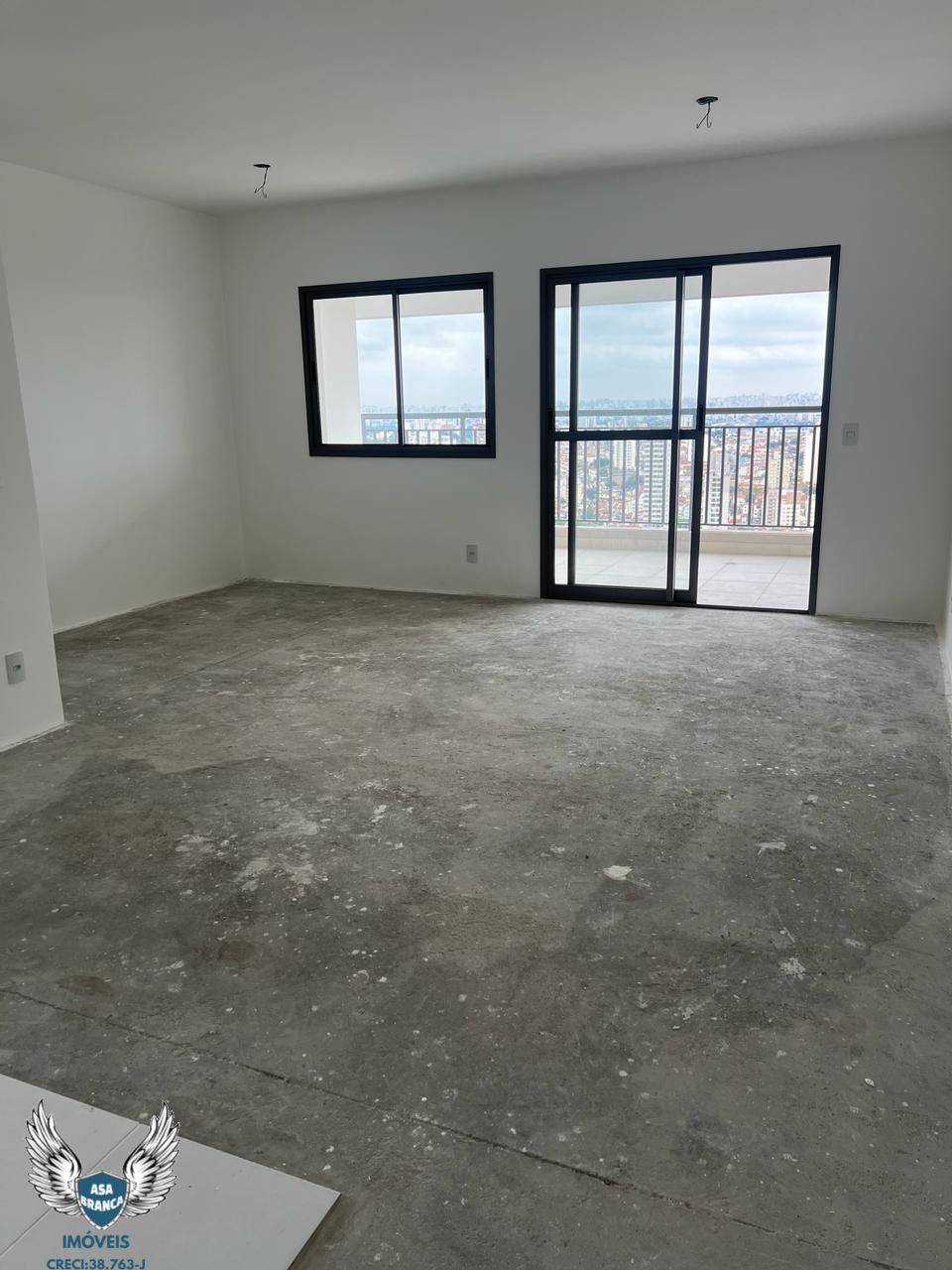 Apartamento à venda com 3 quartos, 84m² - Foto 1