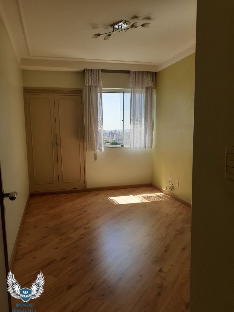 Apartamento à venda com 3 quartos, 119m² - Foto 19