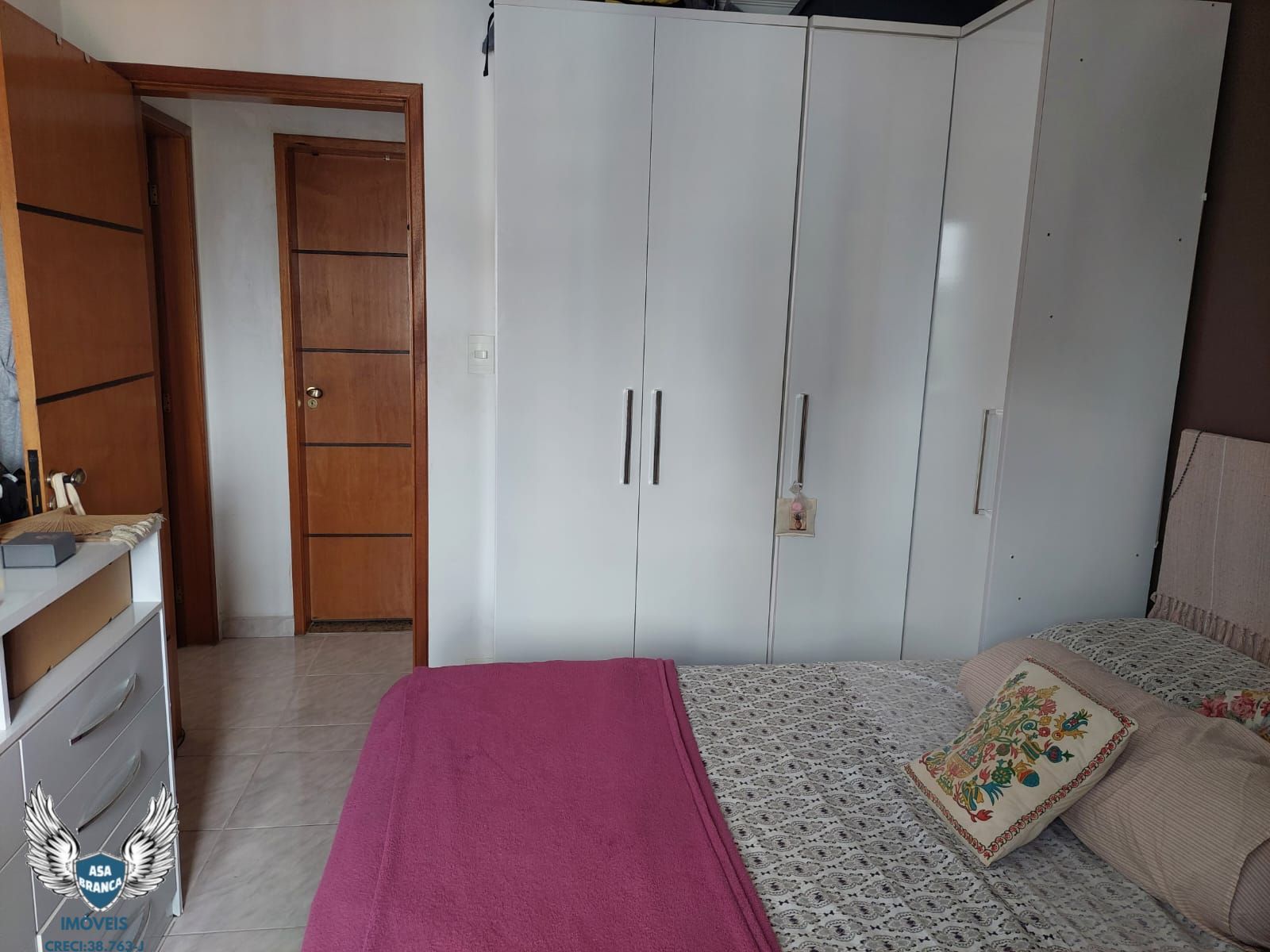 Apartamento à venda com 2 quartos, 75m² - Foto 13