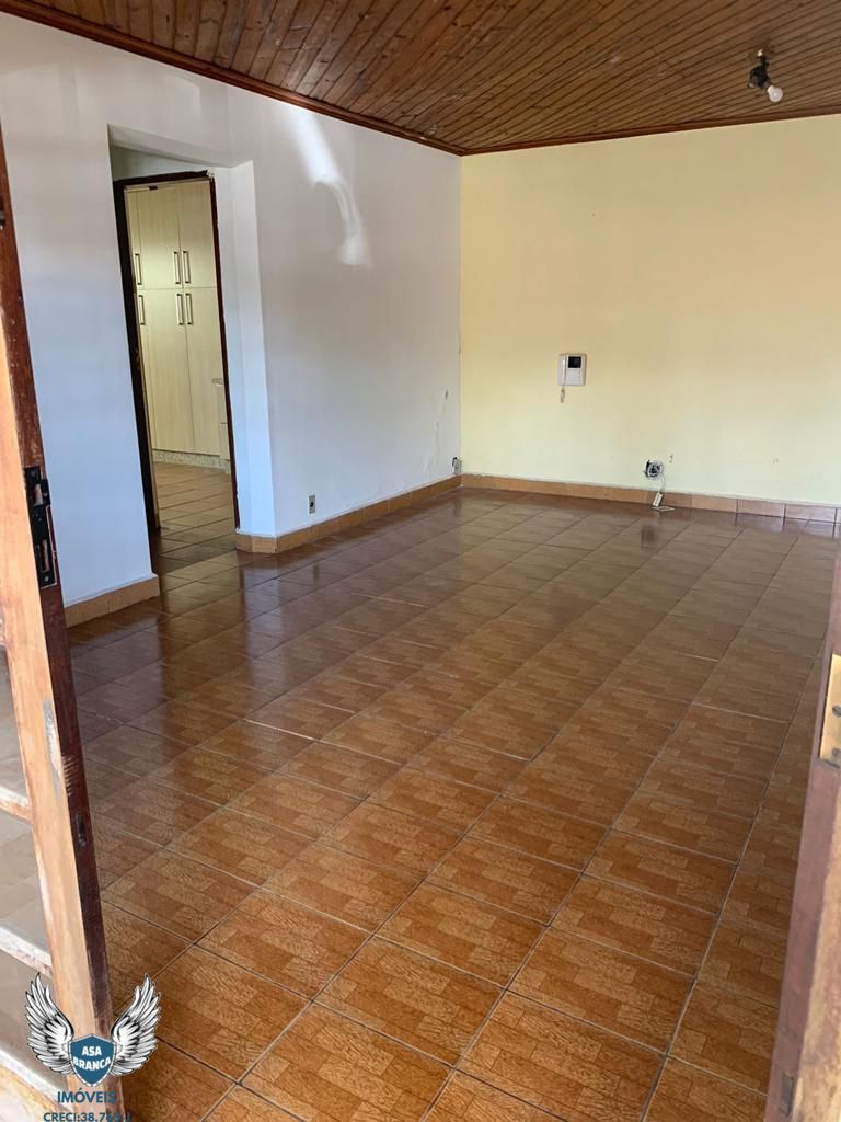 Casa à venda com 2 quartos, 384m² - Foto 11