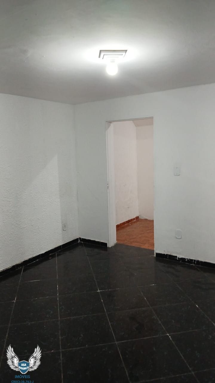 Casa para alugar com 1 quarto, 60m² - Foto 5