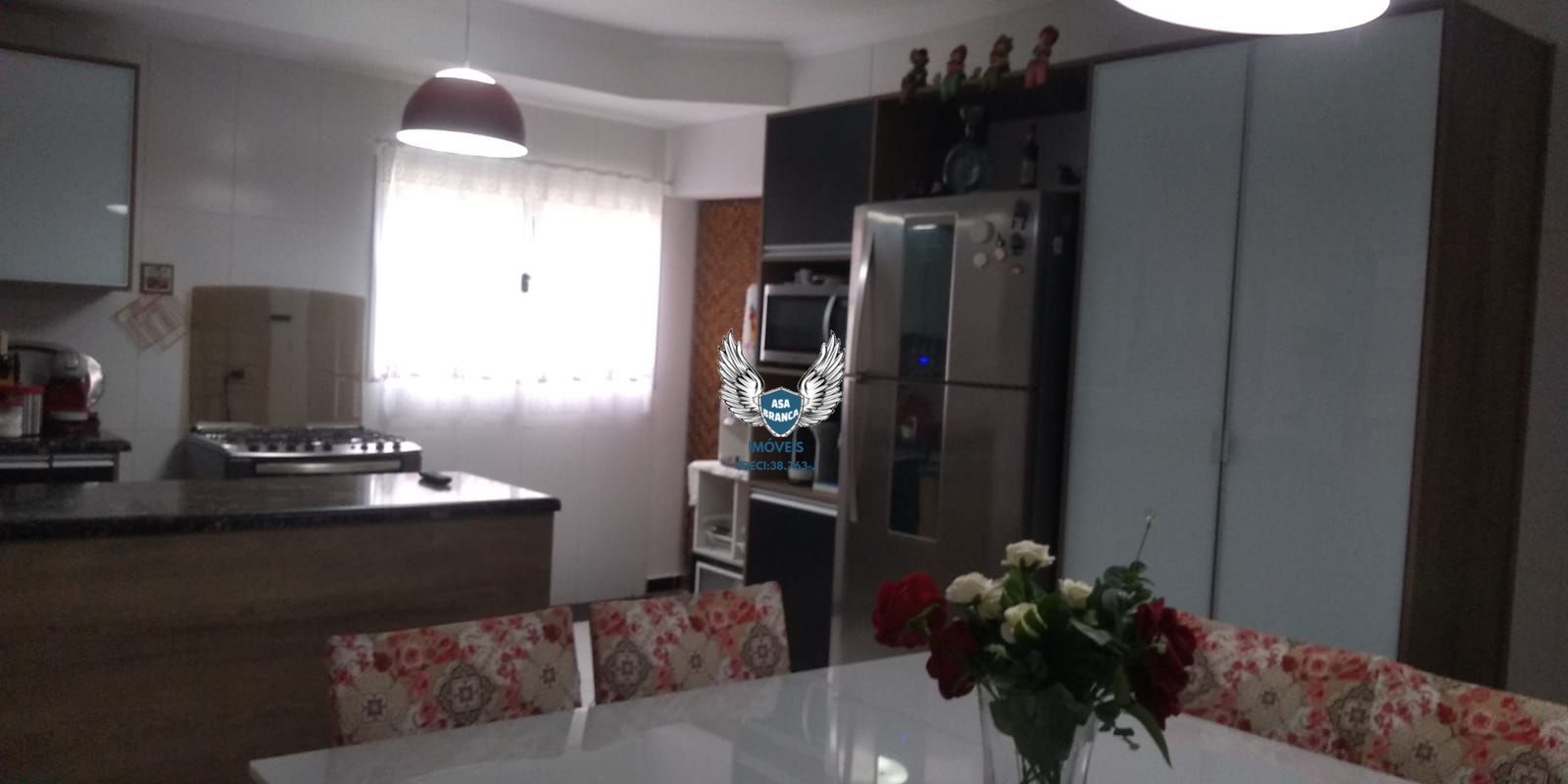 Lindo sobrado, 4 suítes, escritório, dependência p/ empregad
