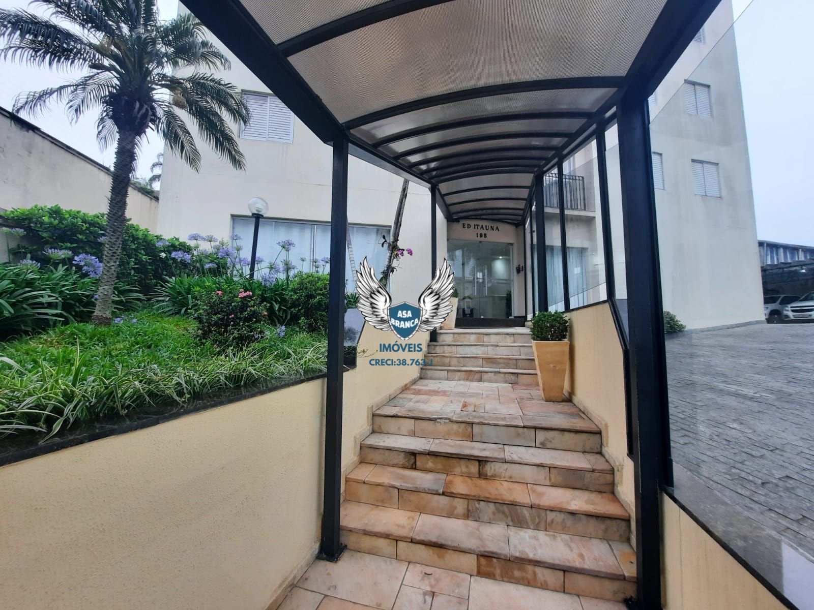 Apartamento no tucuruvi com 02 dormitórios e 01 vaga de garagem