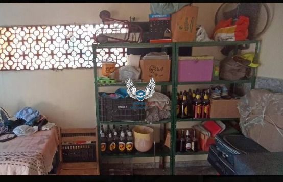 Casa térrea, com com 04 dormitórios e 03 vagas de garagem e uma edícula