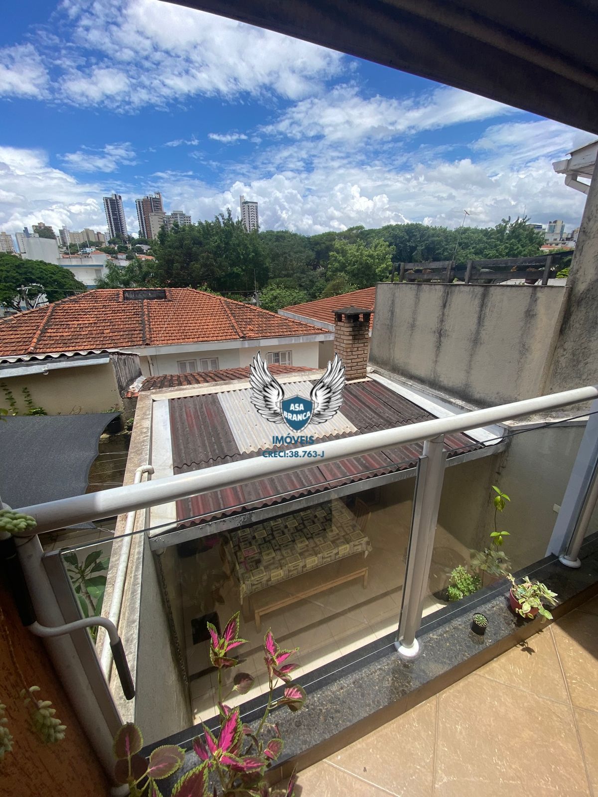 Sobrado no jardim frança de alto padrão com 03 suites e 02 vagas de garagem