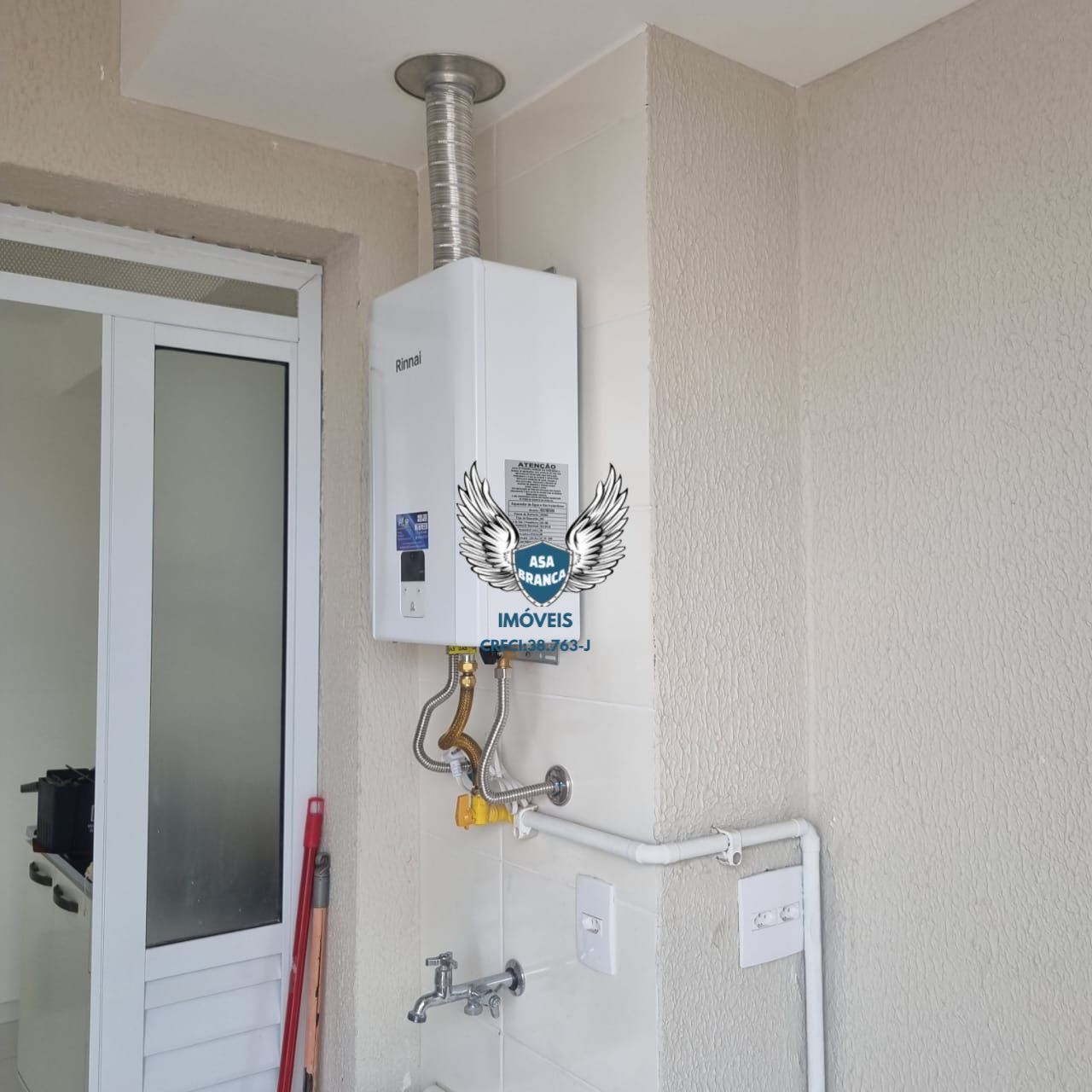 Apartamento na vila guaca com 02 dormitórios e 01 vaga de garagem para venda ou