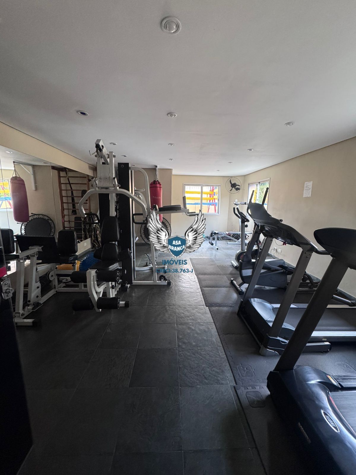 Apartamento com sacada bairro santa terezinha com 02 dormitório e 01 vaga de ga