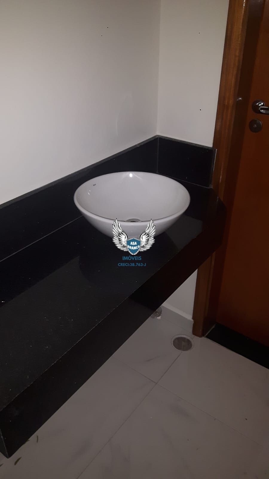 Sobrado triplex novo de alto padrão no lauzane paulista em rua sem saída