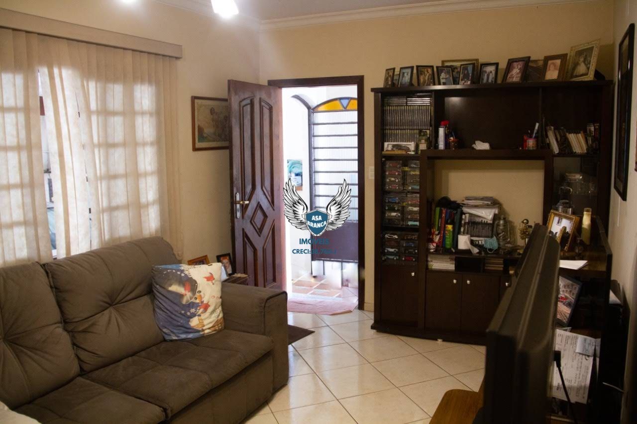 Casa na vila irmãos arnoni com 03 dormitórios sendo 01 suíte