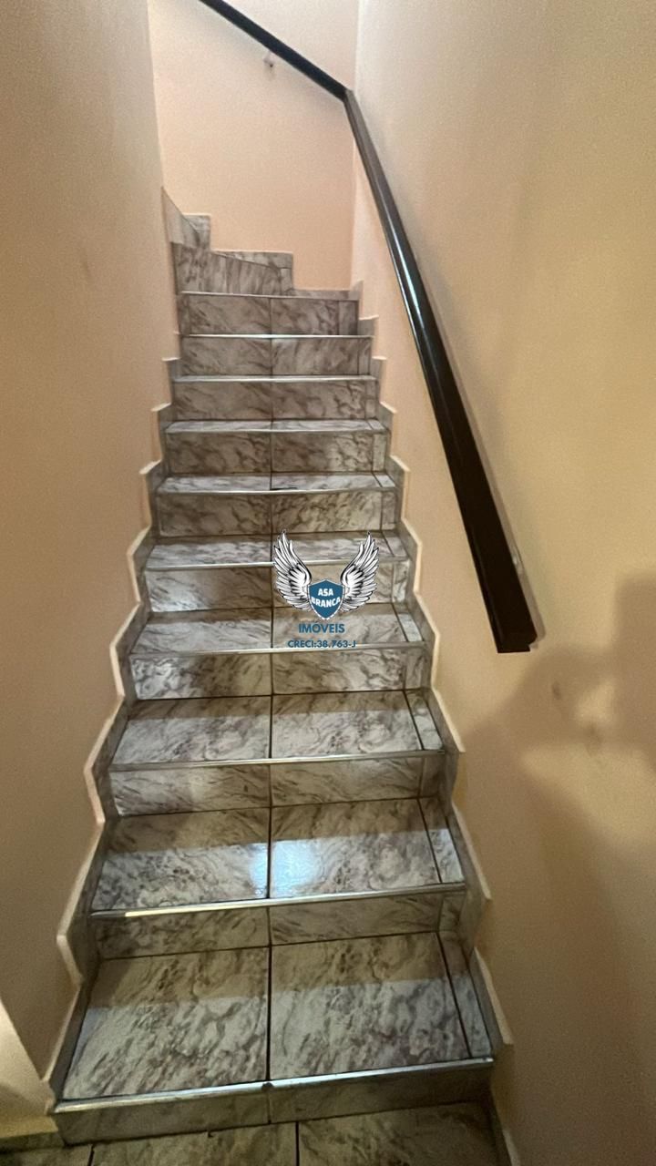 Sobrado em condominio fechado na vila amália com 02 dormitór
