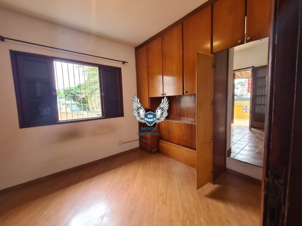 Casa térrea na casa verde com 04 dormitórios sendo 02 suítes