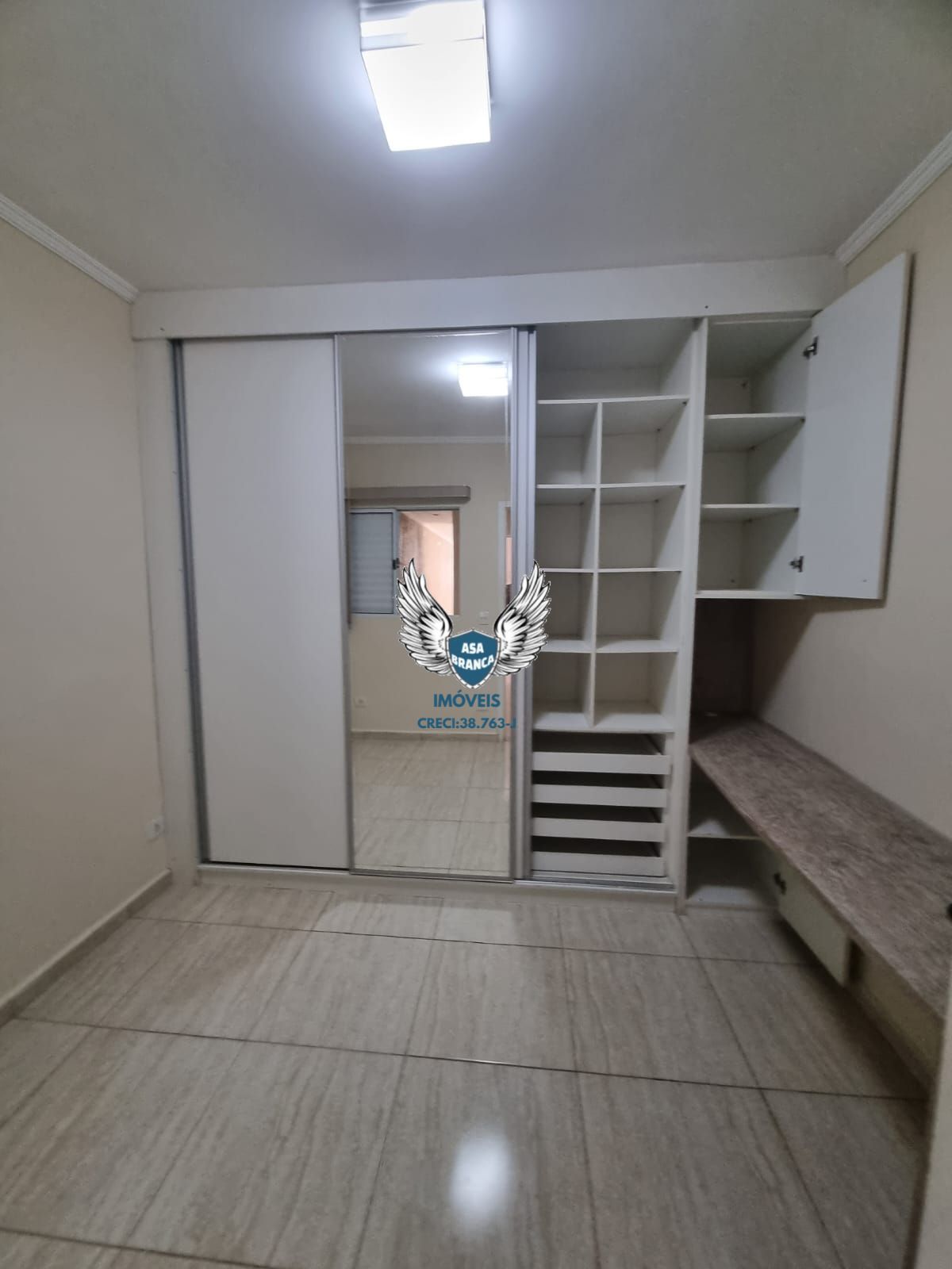 Casa térrea de vila no lauzane paulista com 03 dormitórios sendo 01 suíte