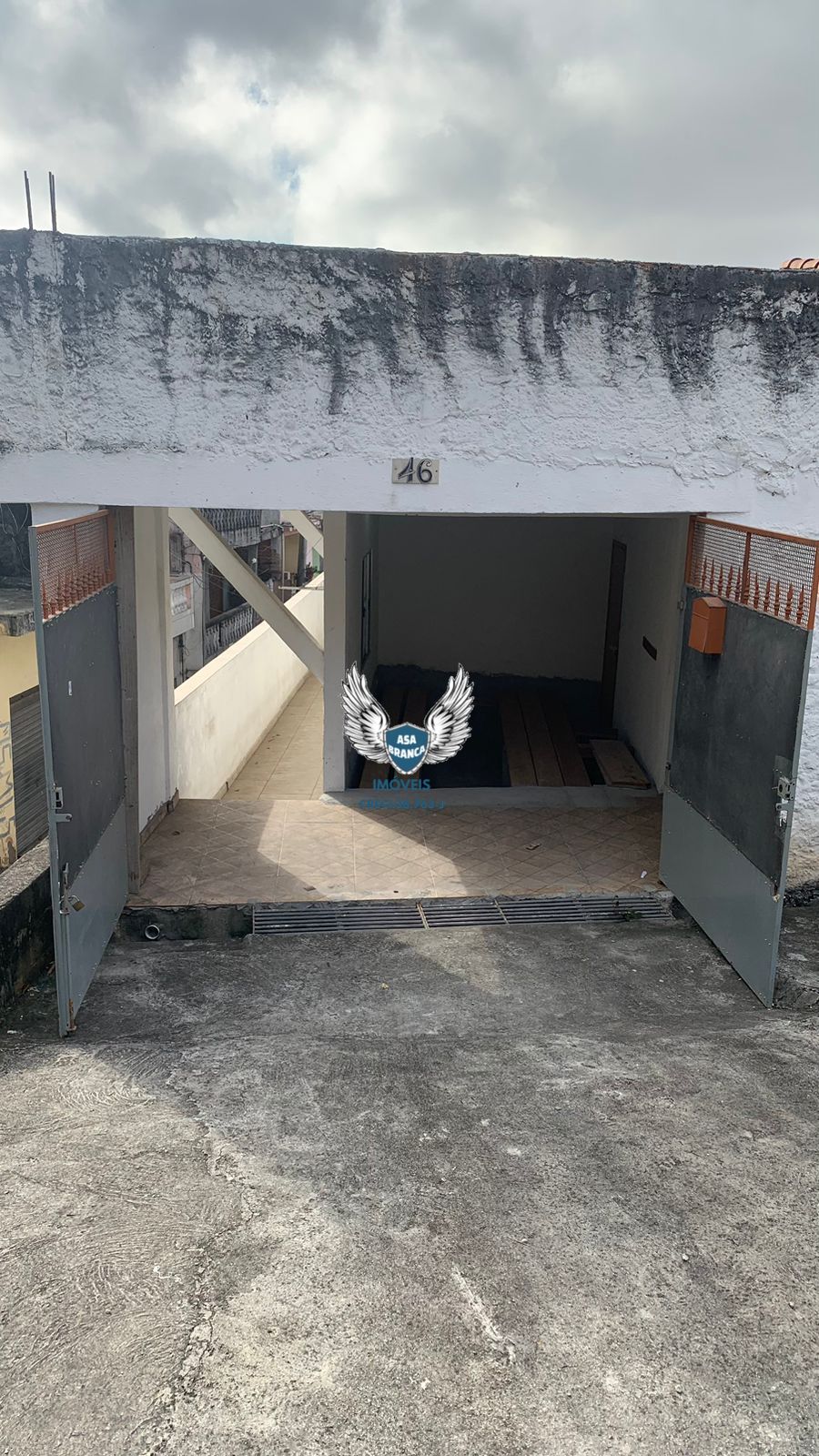 Casa térrea com 01 dormitório, laje pronta pra contruir , (c