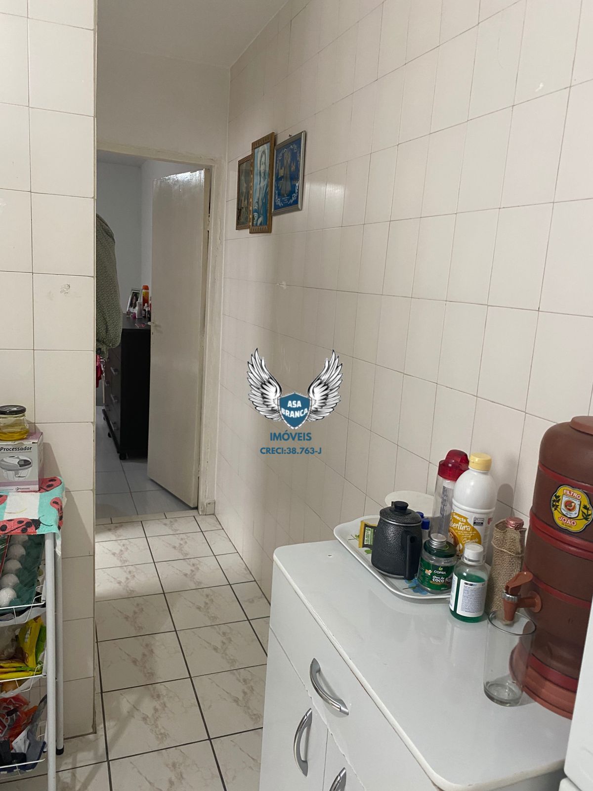 Sobrado com 03 dormitórios e 01 vaga de garagem