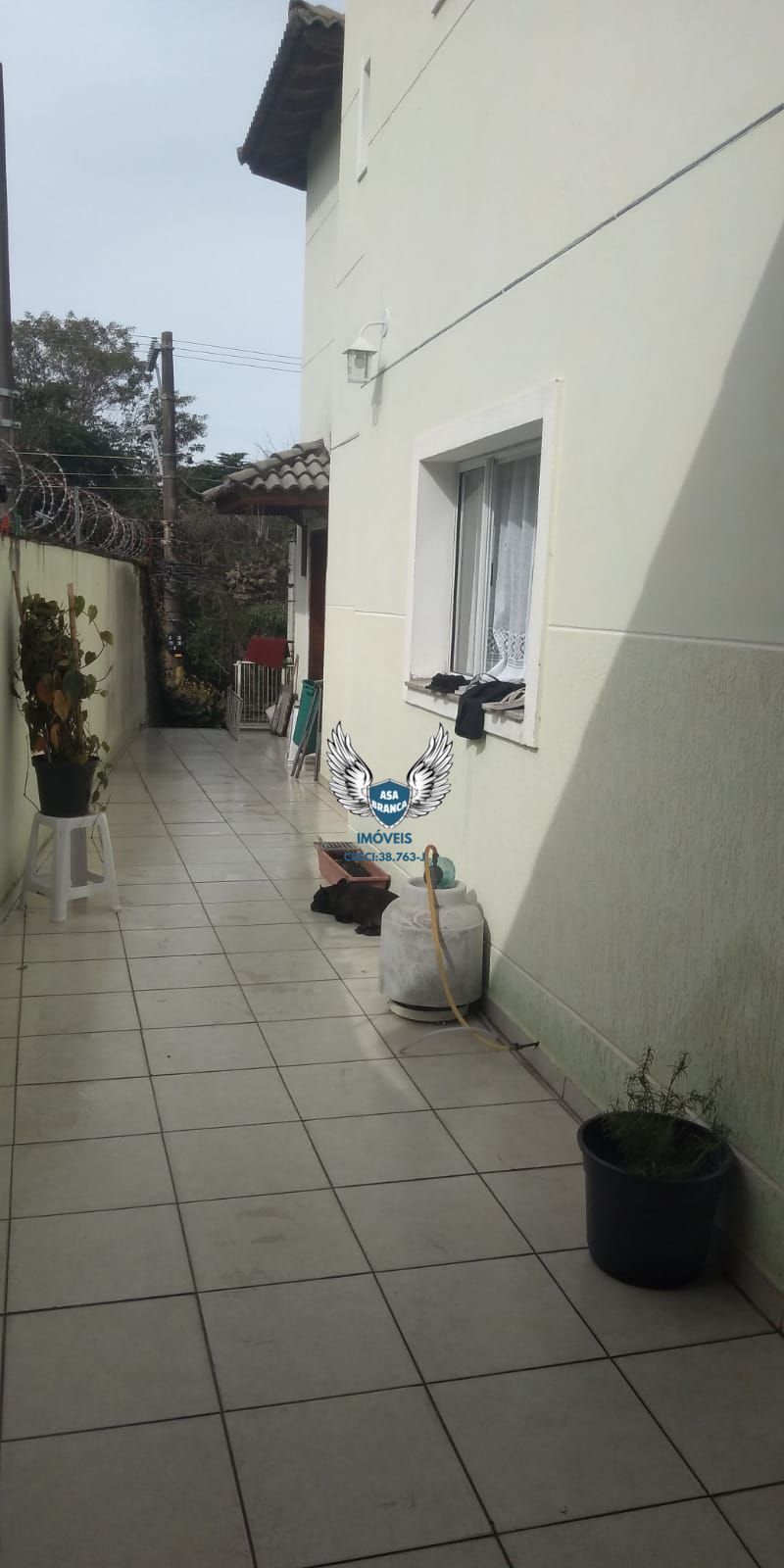Lindo Sobrado, 4 suítes, escritório, dependência p/ empregado, 4 vagas de garage