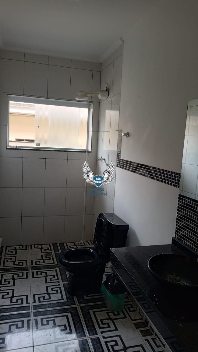 Casa térrea no tucuruvi com 03 dormitórios sendo 01 suíte e 02 vagas de garagem,