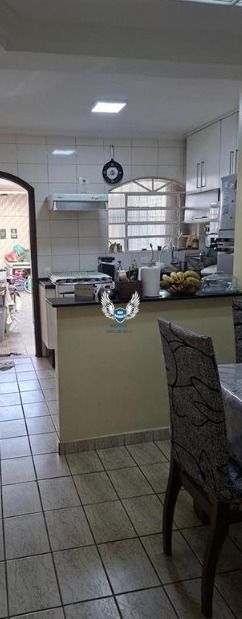 Sobrado no jardim peri 02 dormitórios sendo 01 suíte e 02 vagas de garagem