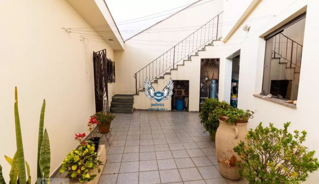 Casa térrea no parque novo mundo com 05 suítes