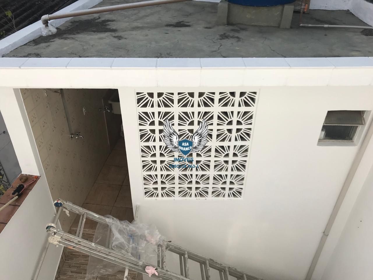 Excelente sobrado com 2 Dormitórios, possui 1 vaga de garagem, Próximo do Horto