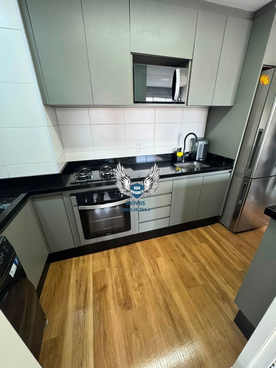 Apartamento na parada inglesa com 02 dormitórios sendo 01 suíte , sem vaga de ga