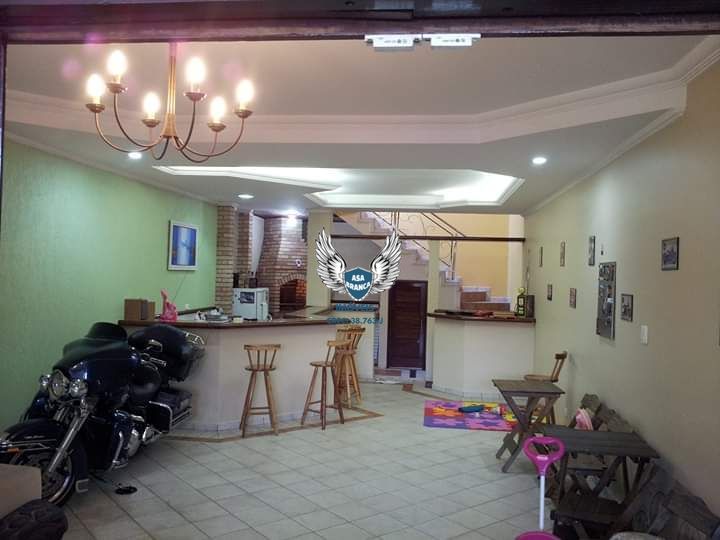 Imóvel de alto padrão 3 dormitórios sendo 2 suítes, quarto empregado, salão de f